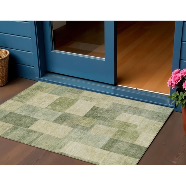 Homeroots 3' X 5' Artichoke Green Geometric Washable Indoor Outdoor Area Rug 608256 - main