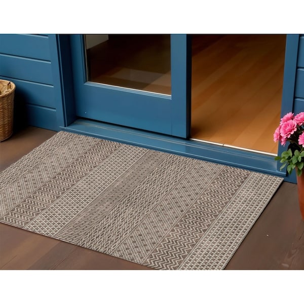 Homeroots 3' X 5' Brown And Ivory Chevron Washable Indoor Outdoor Area Rug 612244 - main