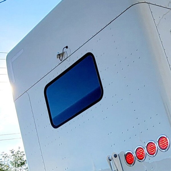 Ilc ILC 389 (2014) Replacement Sleeper Glass 389 YEAR 2014 REAR SLEEPER GLASS - main