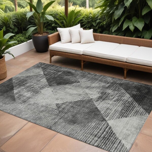 Homeroots 8' X 10' Gray And Black Geometric Washable Indoor Outdoor Area Rug 602848 - main
