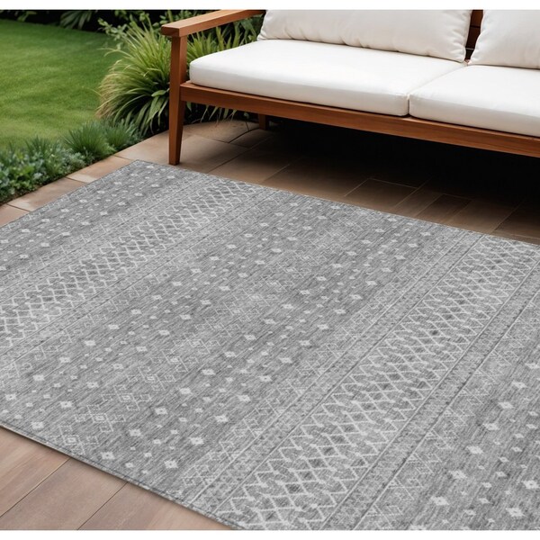 Homeroots 8' X 10' Silver Gray And Ivory Tribal Washable Indoor Outdoor Area Rug 582647 - main