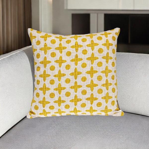Homeroots 18" Yellow and White Geometric Cotton Throw Pillow 529272 - main