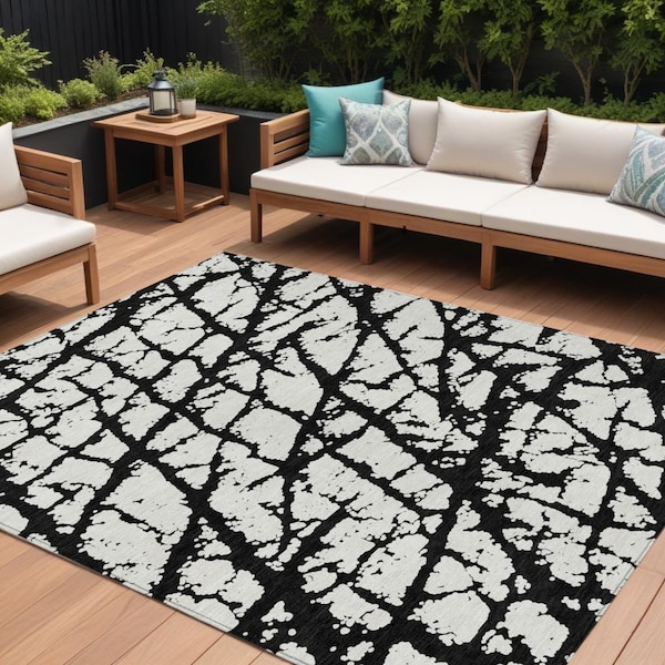 Homeroots 8' X 10' Black And Ivory Abstract Washable Indoor Outdoor Area Rug 614320 - main