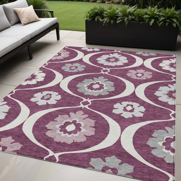 Homeroots 5' X 8' Eggplant Ivory And Gray Medallion Washable Indoor Outdoor Area Rug 589603 - main