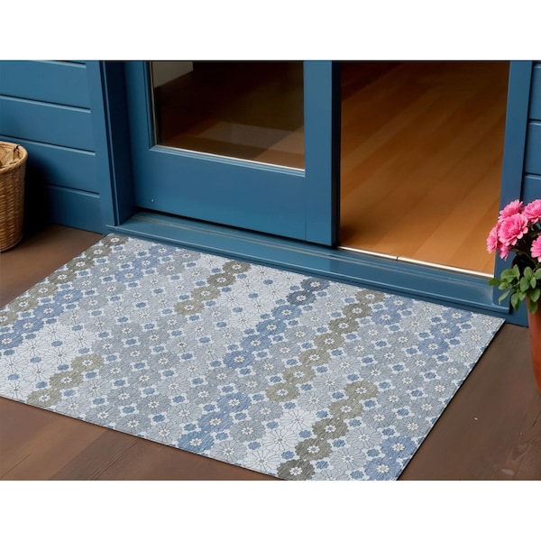 Homeroots 3' X 5' Denim Blue Gray And Ivory Floral Washable Indoor Outdoor Area Rug 617494 - main