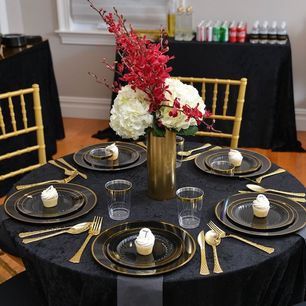 Smarty Had A Party 7.5" Black with Gold Edge Rim Plastic Appetizer/Salad Plates (120 Plates), 120PK 117BG-CASE - main