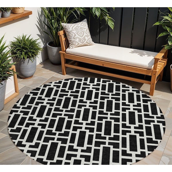 Homeroots 8' Black And Ivory Round Geometric Washable Indoor Outdoor Area Rug 594835 - main
