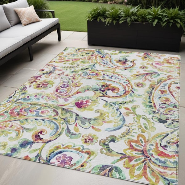 Homeroots 5' X 8' Ivory Fern Green And Artichoke Green Paisley Washable Indoor Outdoor Area Rug 588619 - main