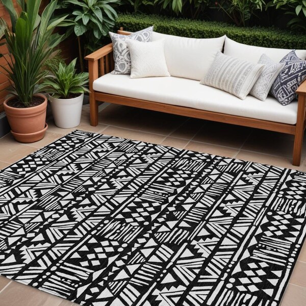 Homeroots 8' X 10' Black And Ivory Southwestern Washable Indoor Outdoor Area Rug 594151 - main