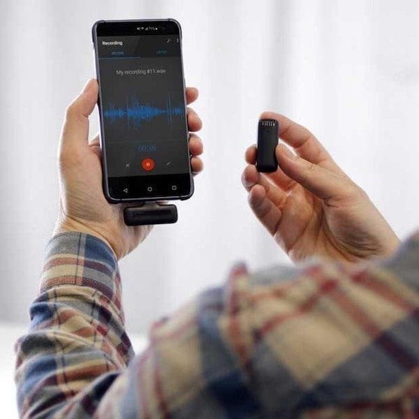 Aluratek Aluratek AWLMC01F Wireless Microphone - Omni-directional - Clip-on, Lapel AWLMC01F - main