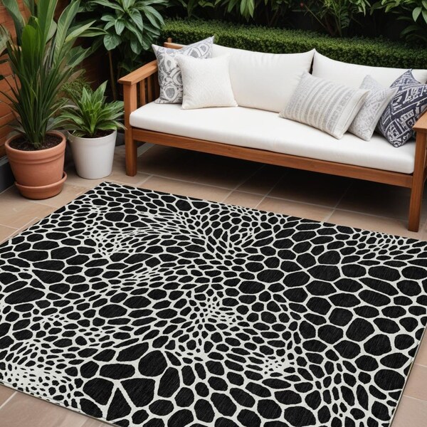 Homeroots 8' X 10' Black And Ivory Geometric Washable Indoor Outdoor Area Rug 595058 - main