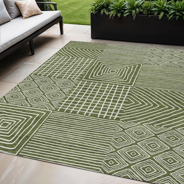 Homeroots 5' X 8' Olive Green And Ivory Geometric Washable Indoor Outdoor Area Rug 600763 - main