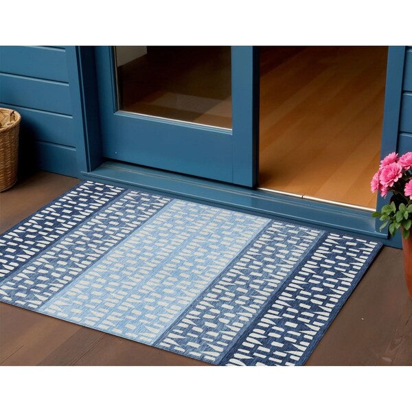 Homeroots 3' X 5' Blue Sky Blue And Ivory Geometric Washable Indoor Outdoor Area Rug 613825 - main