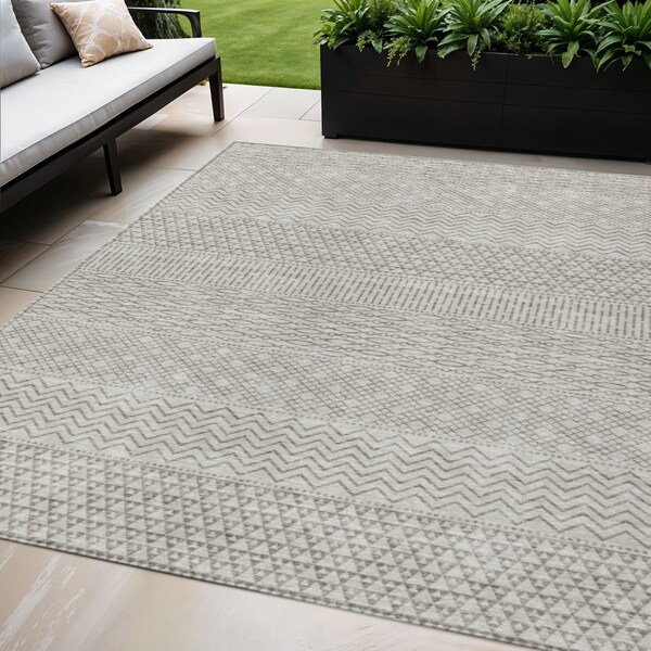 Homeroots 5' X 8' Beige And Ivory Chevron Washable Indoor Outdoor Area Rug 612233 - main