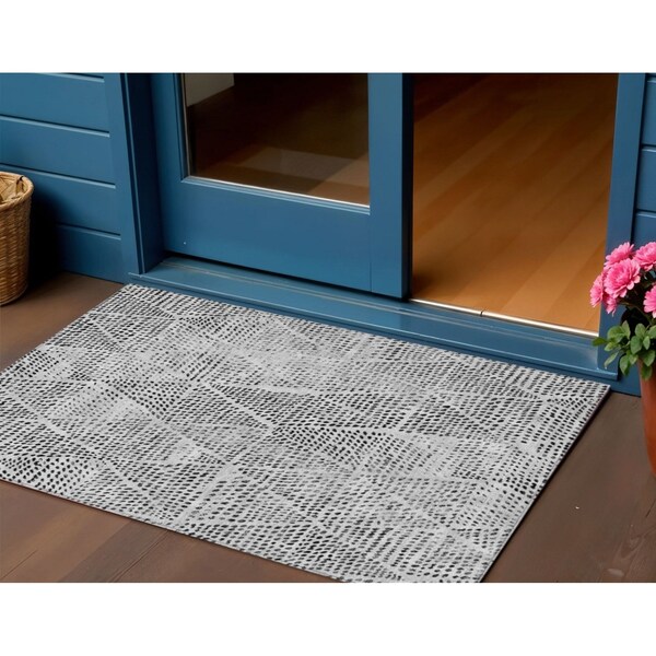 Homeroots 3' X 5' Pewter Charcoal And Ivory Geometric Washable Indoor Outdoor Area Rug 577571 - main