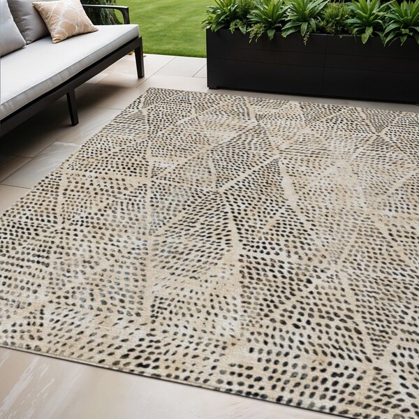 Homeroots 5' X 8' Beige Ivory And Black Geometric Washable Indoor Outdoor Area Rug 577548 - main