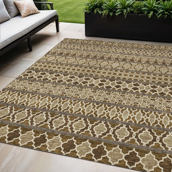 Homeroots 5' X 8' Brown And Taupe Quatrefoil Washable Indoor Outdoor Area Rug 583235 - main