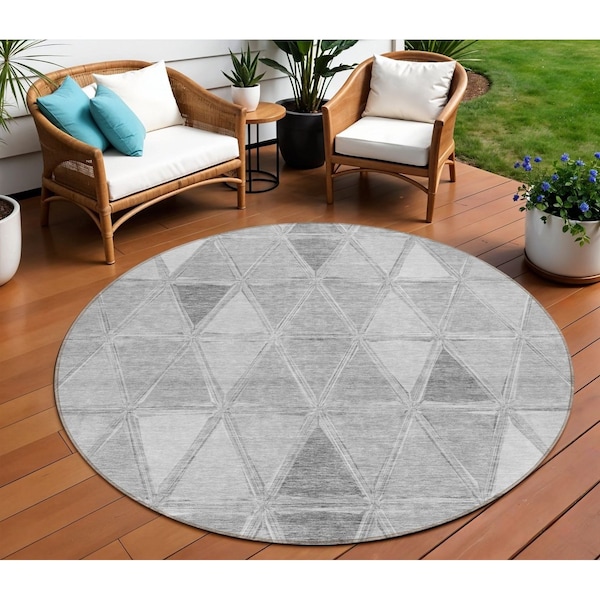 Homeroots 8' Gray Silver And Ivory Round Geometric Washable Indoor Outdoor Area Rug 583048 - main