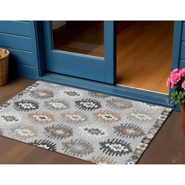 Homeroots 3' X 5' Silver Beige And Charcoal Southwestern Washable Indoor Outdoor Area Rug 615170 - main