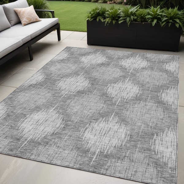 Homeroots 5' X 8' Gray Silver And Charcoal Ikat Washable Indoor Outdoor Area Rug 589153 - main