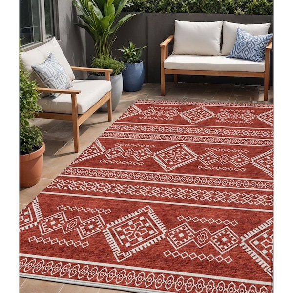 Homeroots 5' X 8' Red And Ivory Southwestern Washable Indoor Outdoor Area Rug 593715 - main