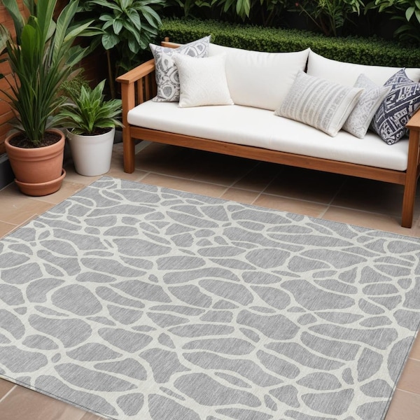 Homeroots 10' X 14' Silver And Ivory Geometric Washable Indoor Outdoor Area Rug 599315 - main
