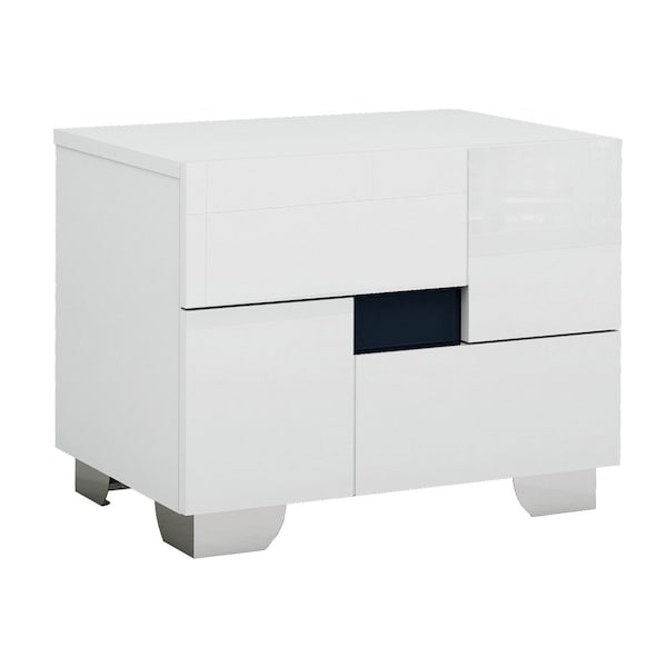 Homeroots Four Piece White Solid Wood Bedroom Set With Mirror 343991 - main