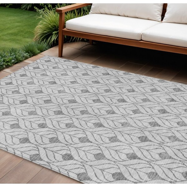 Homeroots 5' X 8' Silver And Gray Geometric Washable Indoor Outdoor Area Rug 595770 - main