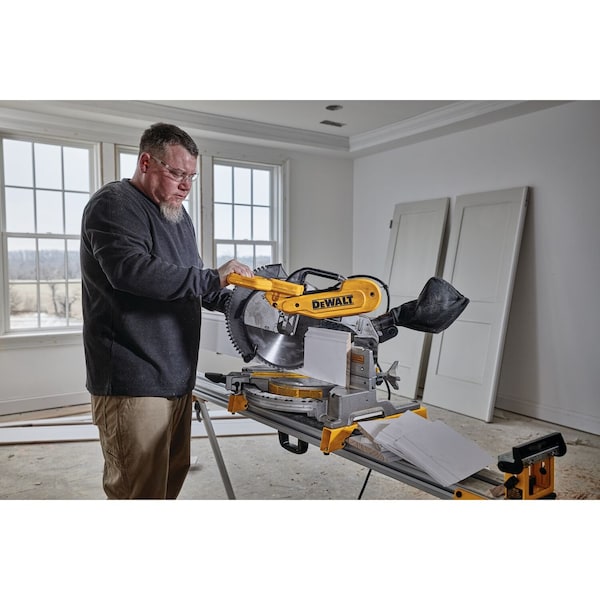 Dewalt 15 Amp 12 in. Electric Double-Bevel Compound Miter Saw