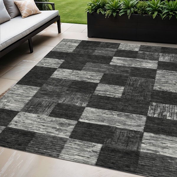 Homeroots 5' X 8' Black And Gray Geometric Washable Indoor Outdoor Area Rug 604852 - main